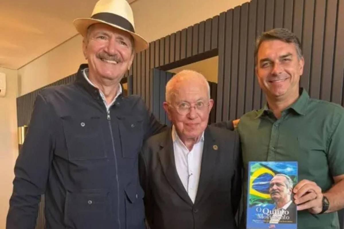 aldo-e-mangabeira-declaram-apoio-a-flavio-bolsonaro-e-pedem-compromisso-com-soberania