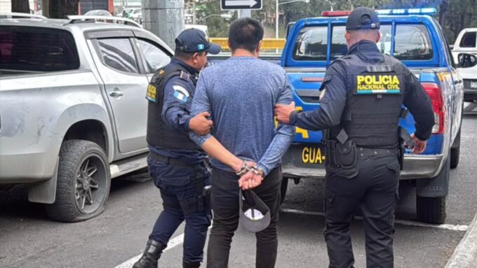 pnc-captura-a-hombre-tras-persecucion-y-recupera-picop-robado-en-zona-7