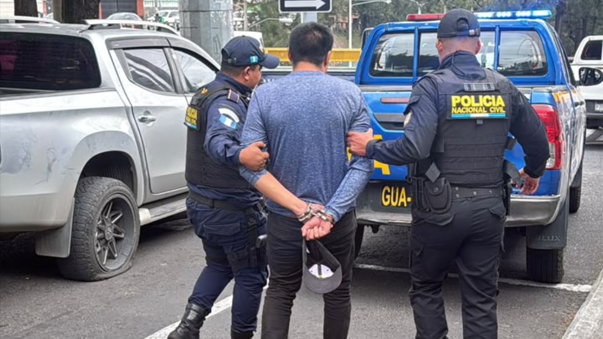 pnc-captura-a-hombre-tras-persecucion-y-recupera-picop-robado-en-zona-7