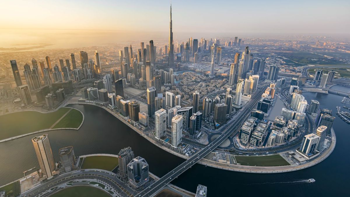 los-cuatro-factores-que-transforman-a-los-emiratos-arabes-en-el-principal-destino-de-inmigrantes-millonarios
