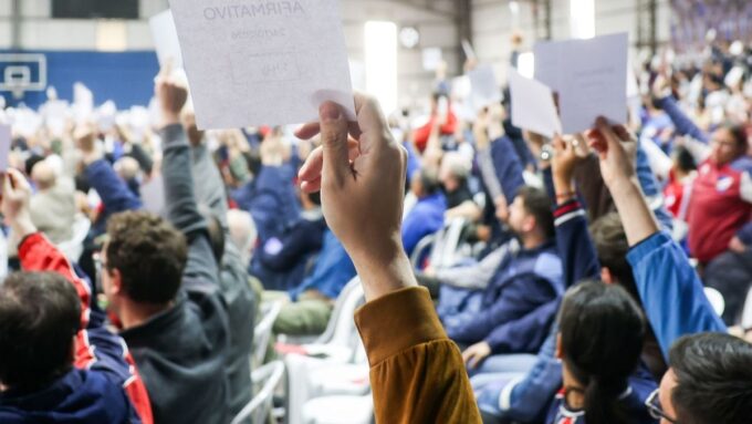los-socios-de-nacional-aprobaron-el-master-plan-del-gran-parque-central-en-una-asamblea-general:-participaron-casi-1.000-personas