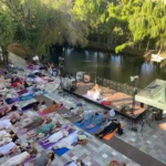 holistic-fest-vuelve-a-paihuano-con-yoga,-terapias-y-el-primer-concierto-en-chile-de-loli-cosmica