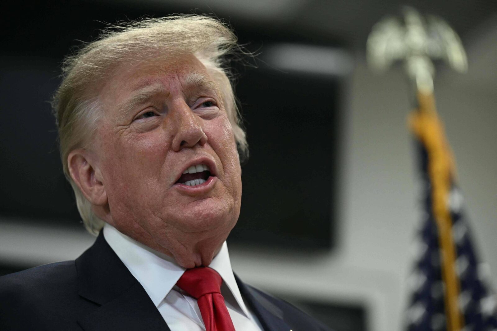 donald-trump-reduzira-tarifas-sobre-produtos-canadenses-apos-pressao-de-republicanos