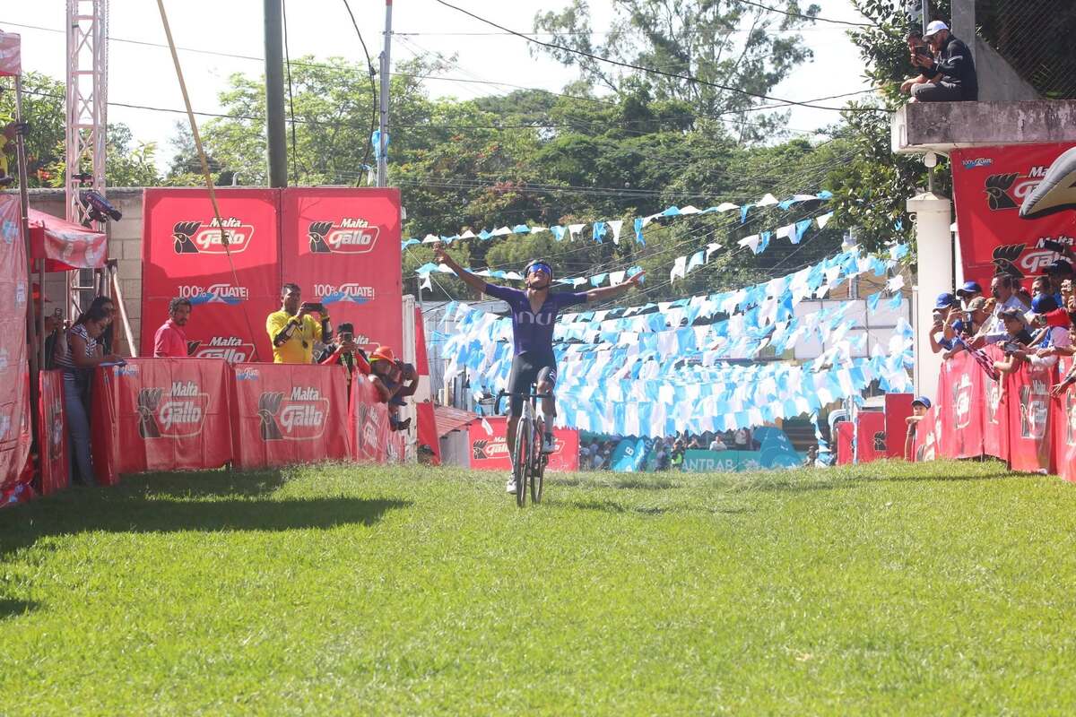 el-colombiano-cristhian-rico-conquista-la-segunda-etapa-de-la-vuelta-ciclistica-a-guatemala