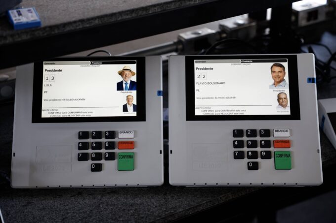 eleicao-mais-acirrada-desde-a-redemocratizacao-opoe-flavio-bolsonaro-a-lula-com-158-milhoes-aptos-a-votar