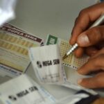 mega-sena-acumula-e-premio-vai-a-r$-300-milhoes;-12-apostas-do-pr-acertam-na-quina