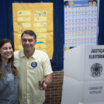 ao-votar,-flavio-bolsonaro-cita-endividamento-e-seguranca-publica-e-diz-que-campanha-foi-limpa
