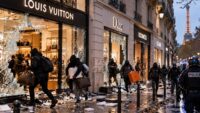 desde-louis-vuitton-a-carrefour,-las-empresas-de-francia-tambien-estan-bajo-ataque:-se-hunden-hasta-40%-este-ano-en-la-bolsa