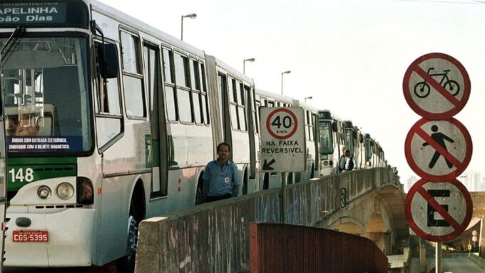 lula-denuncio-obstaculos-en-el-transporte-publico-para-ir-a-votar-en-varias-ciudades-de-brasil