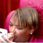 (video)-¡senadora-de-kenia-filmada-chupandose-el-dedo-en-plena-sesion!