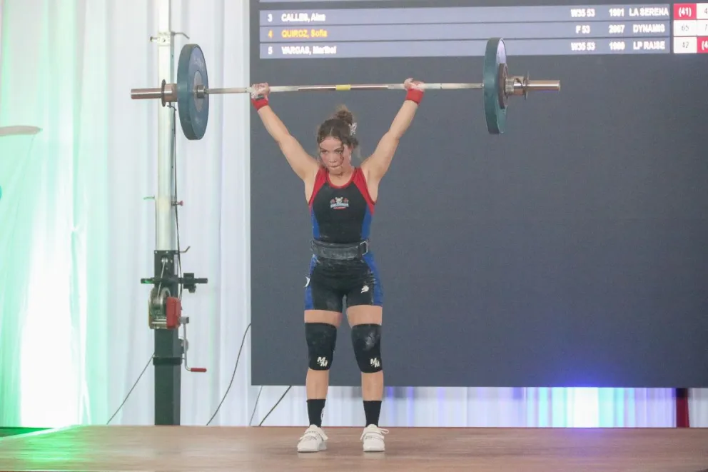mas-de-200-deportistas-dieron-vida-al-nacional-de-halterofilia-en-la-serena