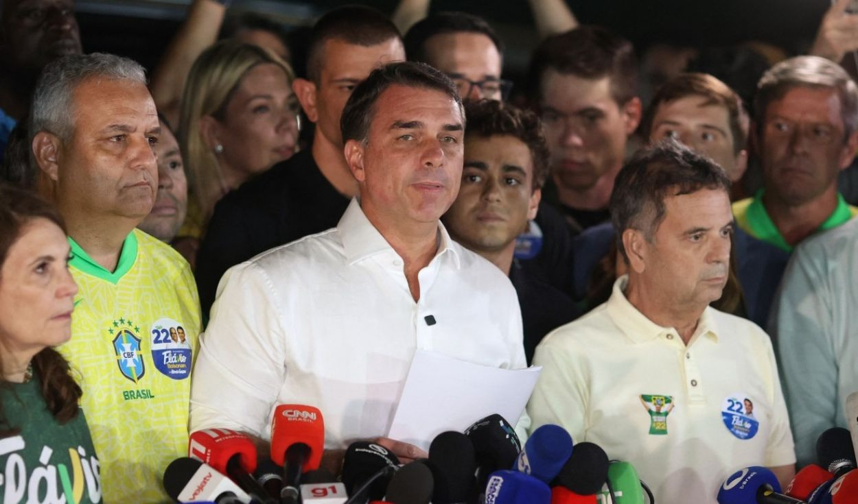 flavio-bolsonaro-anuncia-que-pedira-la-anulacion-de-las-elecciones-en-brasil-tras-la-victoria-de-lula:-“es-imposible-reconocer-el-resultado”