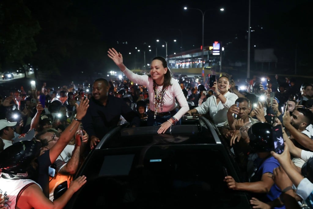 “te-estabamos-esperando”:-le-gritaban-a-maria-corina-machado