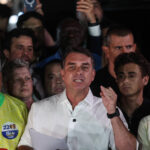 tse-desmente-flavio-bolsonaro-e-diz-que-nao-retirou-fiscais-do-pl-de-sala-cofre