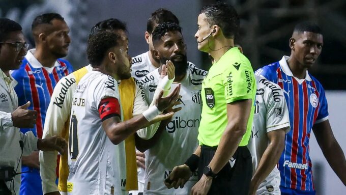 (video)-la-“regla-vinicius”-le-costo-una-roja-a-neymar