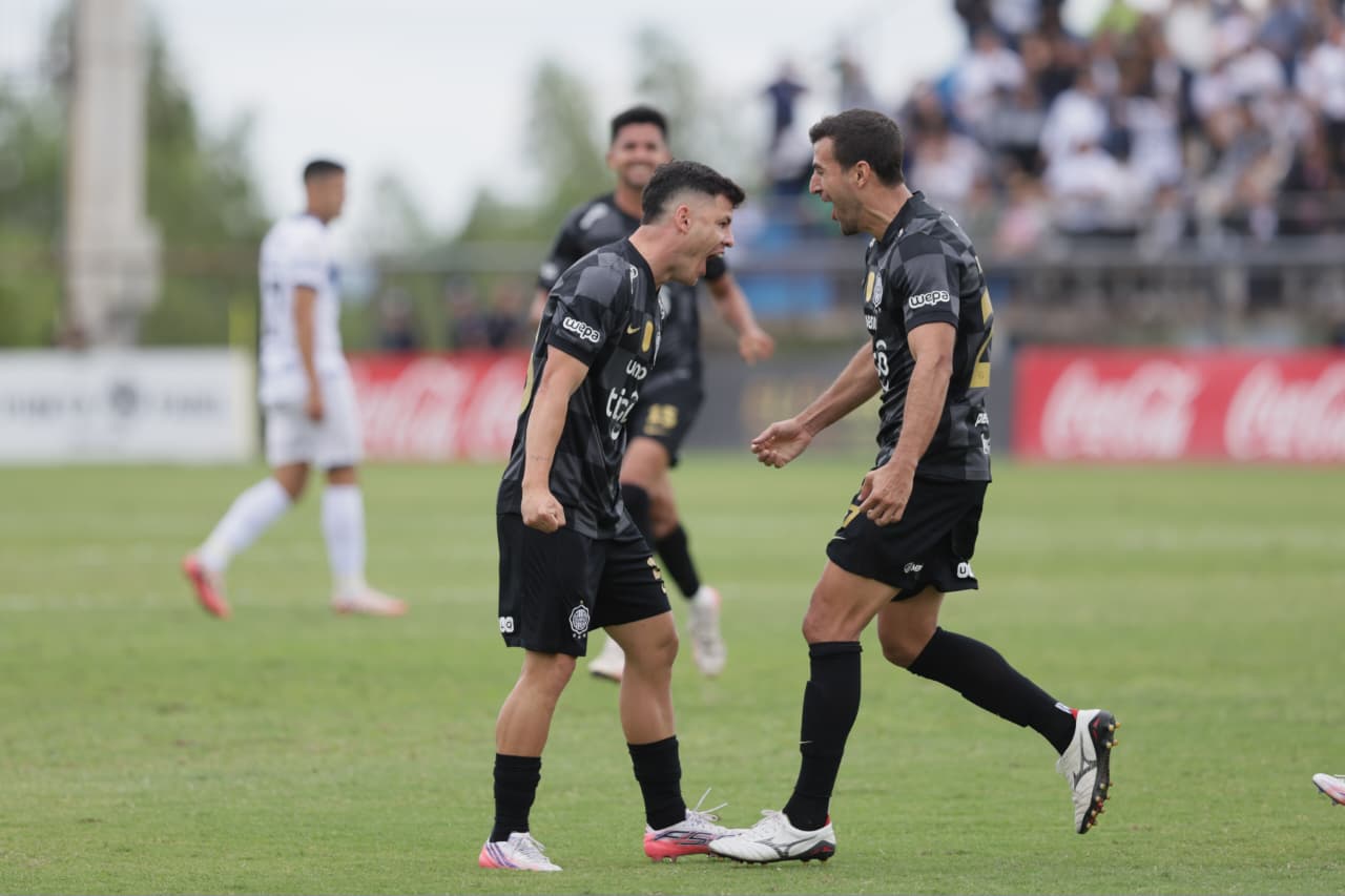 olimpia-no-suelta-la-punta