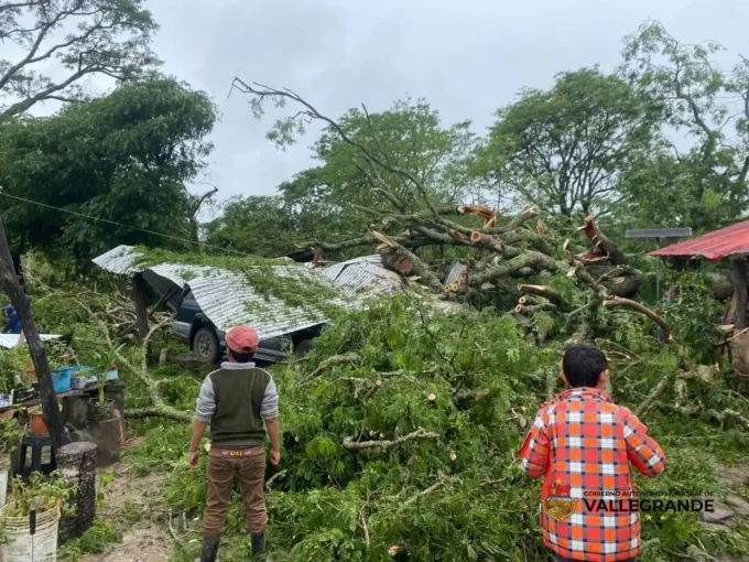 vallegrande:-fuertes-vientos-y-granizo-afectan-comunidades