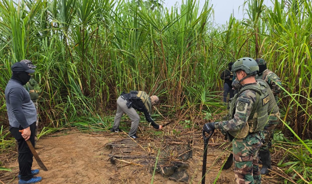 dos-cuerpos,-proyectiles-y-trampas-explosivas-en-la-pampa:-buscan-mas-fosas-en-zona-minera-de-madre-de-dios