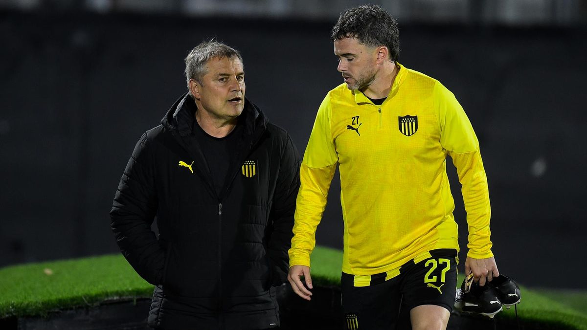 lucas-hernandez,-sebastian-britos,-jesus-trindade-y-brian-barboza-seran-titulares-en-penarol-en-el-partido-decisivo-ante-torque-por-copa-auf-uruguay