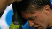 susto-en-argentina:-fernando-muslera-se-mareo-y-casi-se-desmaya-en-el-partido-entre-estudiantes-y-union-de-santa-fe;-mira-el-video