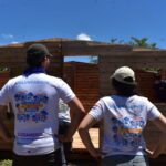 jovenes-omba’apo-para-hacer-casas-a-los-necesitados