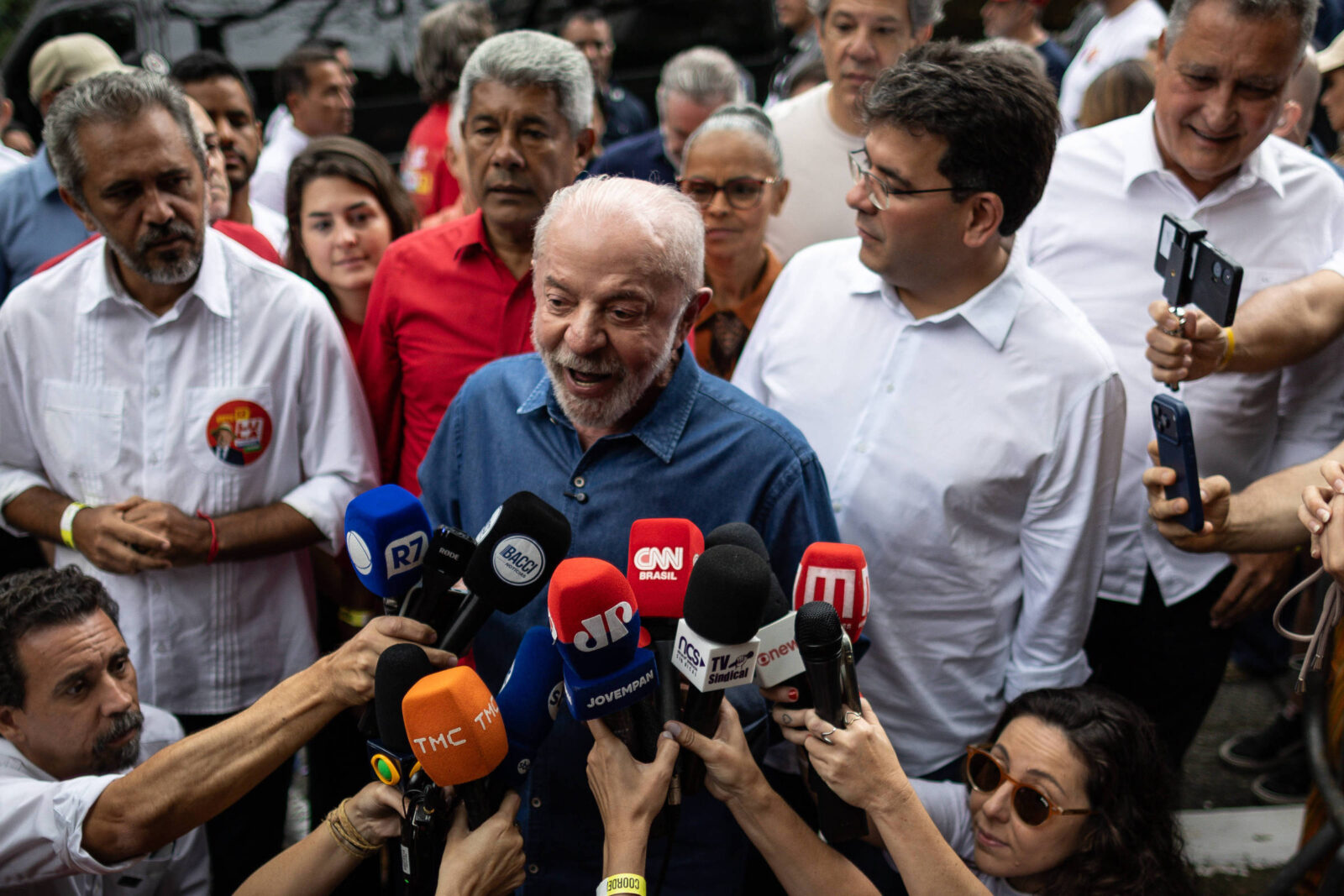 investidores-estrangeiros-cobram-rapidez-em-anuncio-de-ajuste-fiscal-de-lula