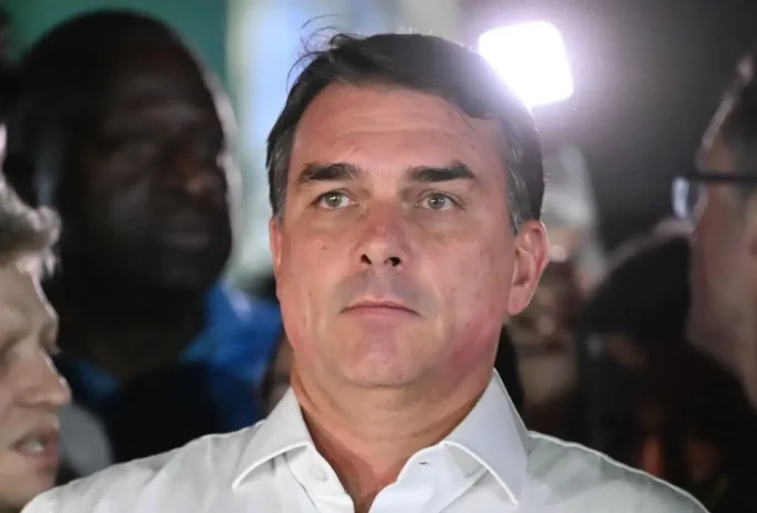 la-justicia-le-prohibe-a-bolsonaro-salir-de-brasil