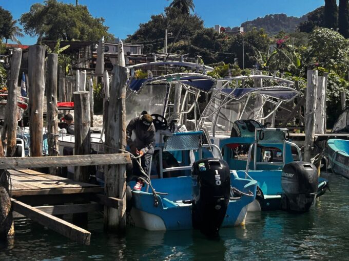 detectan-embarcacion-con-licencia-suspendida-durante-operativo-en-el-lago-de-atitlan