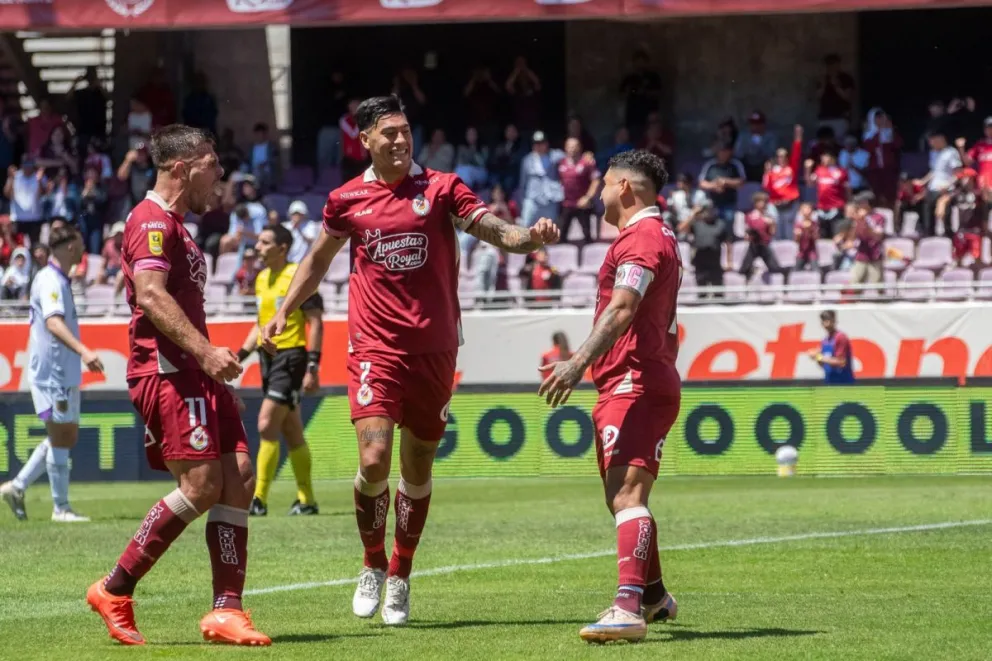 la-serena-va-por-los-tres-puntos-y-el-puesto-de-huachipato