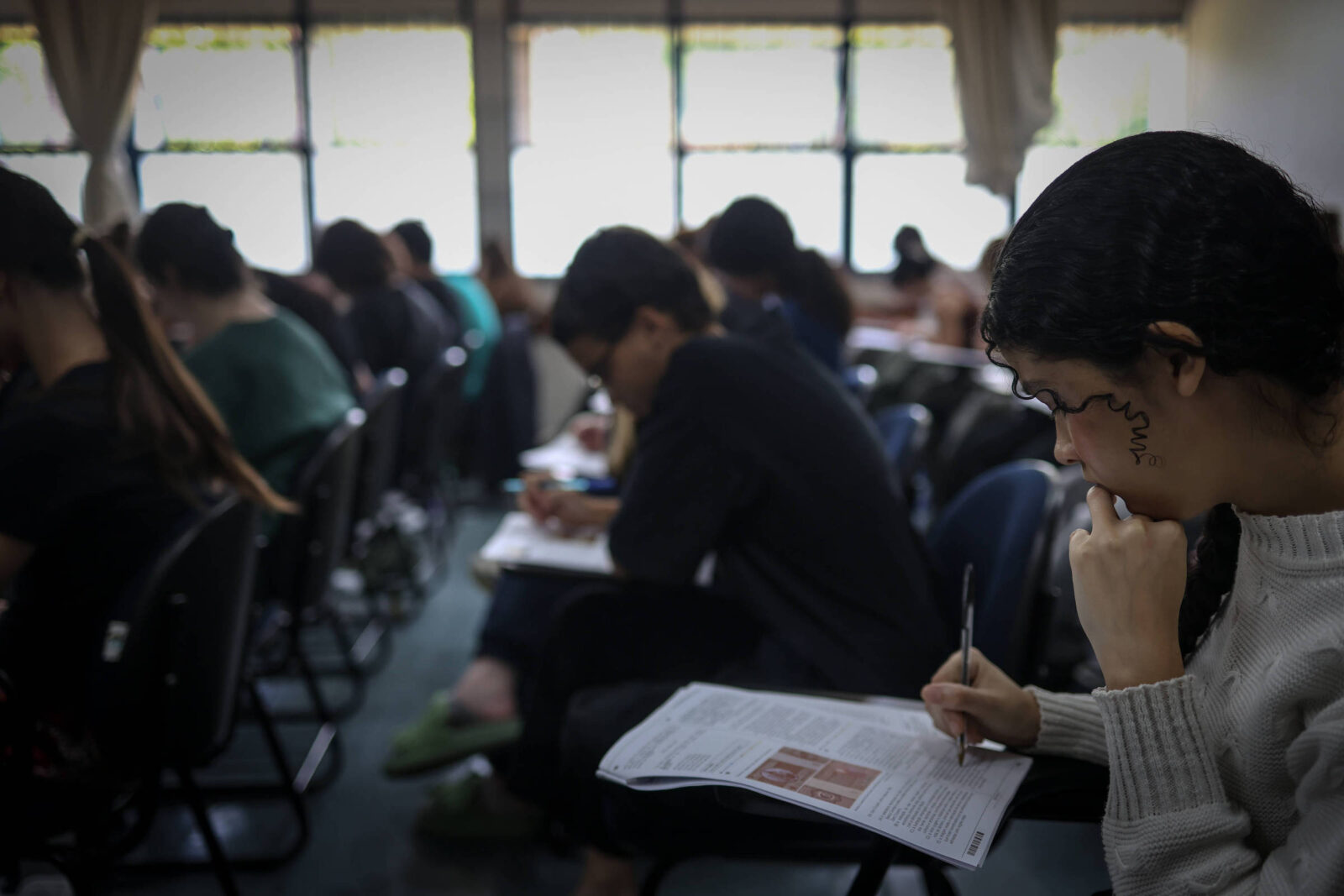 cursinhos-oferecem-auloes-gratuitos-para-enem-e-vestibulares;-conheca-opcoes