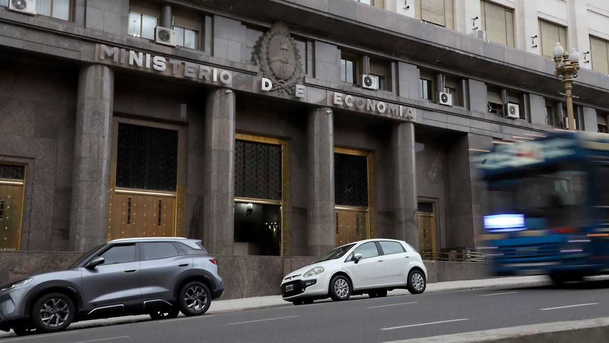 argentina-se-ubica-entre-los-11-paises-con-mejores-cuentas-fiscales,-pero-hay-dos-riesgos-que-preocupan-a-los-inversores