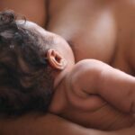 maes-que-doam-leite-nao-enfrentam-riscos-adicionais-a-saude-dos-ossos,-mostra-estudo