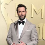 el-actor-noah-wyle-fue-elegido-el-hombre-mas-sexy-del-mundo-en-2026-por-la-revista-people