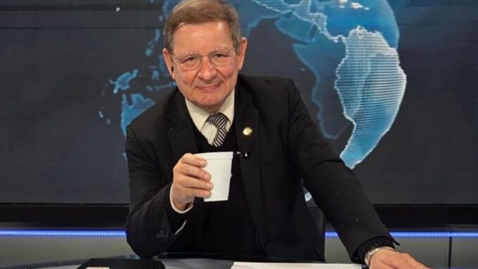 (video)-¡carlos-martini-asusto-a-sus-televidentes-del-noticiero!
