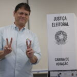 com-flavio-a-caminho-dos-eua,-tarcisio-diz-que-eleicao-passou-e-que-pais-precisa-de-projeto
