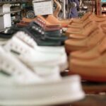 fabricas-que-no-venden-y-argentinos-que-no-pueden-comprar:-el-reclamo-detras-de-la-industria-del-calzado-y-el-“zapatazo-solidario”