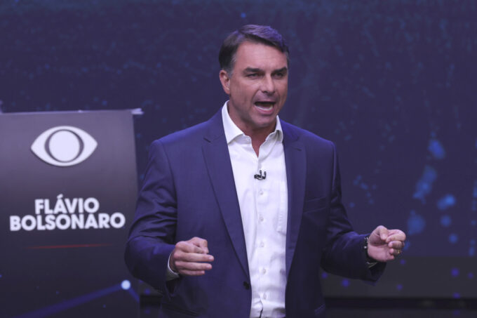 administracion-de-trump-anuncia-visados-para-flavio-bolsonaro-y-su-familia-tras-su-derrota-electoral-en-brasil