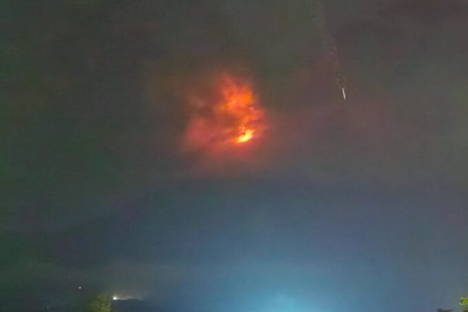 volcan-de-fuego-se-encuentra-lanzando-ceniza-que-se-dispersa-sobre-sectores-de-escuintla