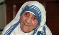 teresa-de-calcuta-y-su-reflexion-sobre-el-trabajo:-“cuanto-mas-repugnante-sea-la-labor,-mayor-debe-ser-nuestra-fe-y-mas-alegre-nuestra-entrega”