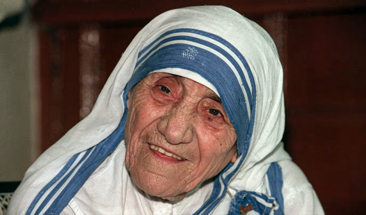 teresa-de-calcuta-y-su-reflexion-sobre-el-trabajo:-“cuanto-mas-repugnante-sea-la-labor,-mayor-debe-ser-nuestra-fe-y-mas-alegre-nuestra-entrega”