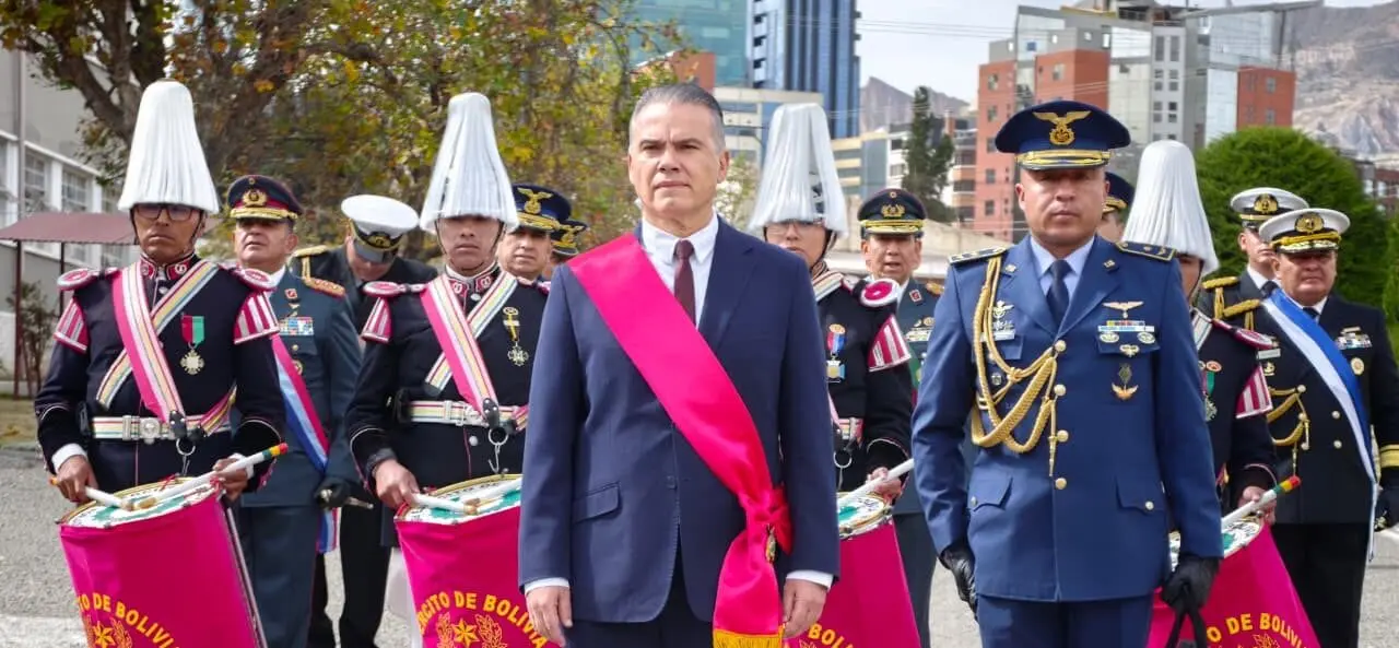 justiniano-y-comandante-de-las-ffaa-participan-de-cumbre-contra-carteles-de-droga 