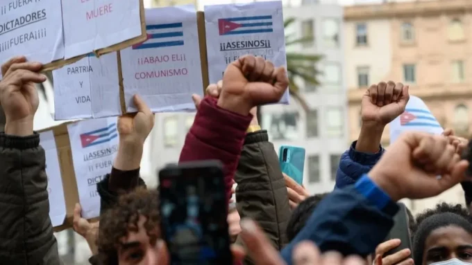 mas-de-27.000-inmigrantes-podran-acceder-a-la-residencia-en-uruguay:-los-requisitos-y-un-problema-de-fondo-sin-solucion-aun