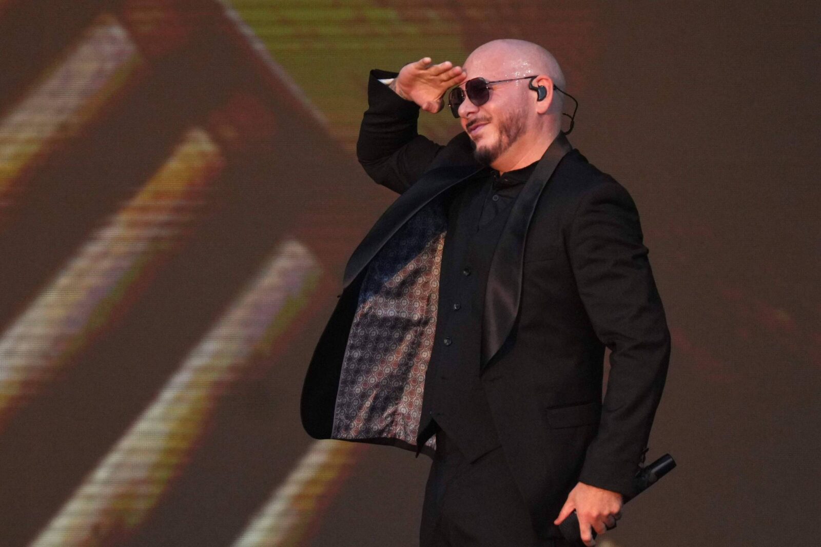 pitbull,-voz-de-hits-como-‘time-of-our-lives’-e-‘timber’,-anuncia-show-em-sao-paulo-em-2027