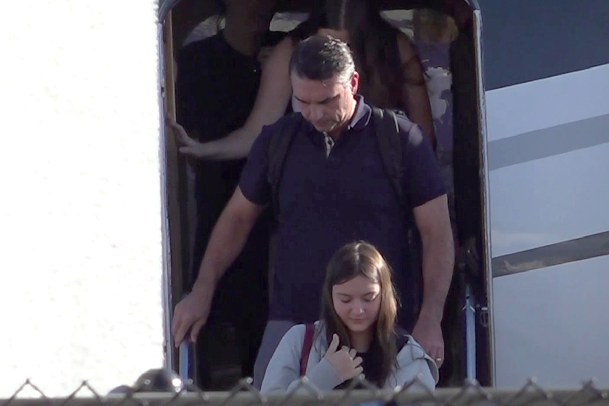 flavio-bolsonaro-aterriza-en-miami-junto-a-su-familia-luego-de-huir-de-brasil-tras-perder-las-elecciones