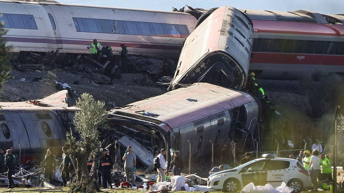 cual-fue-la-posible-causa-del-choque-de-trenes-de-alta-velocidad-que-dejo-al-menos-68-muertos-en-espana