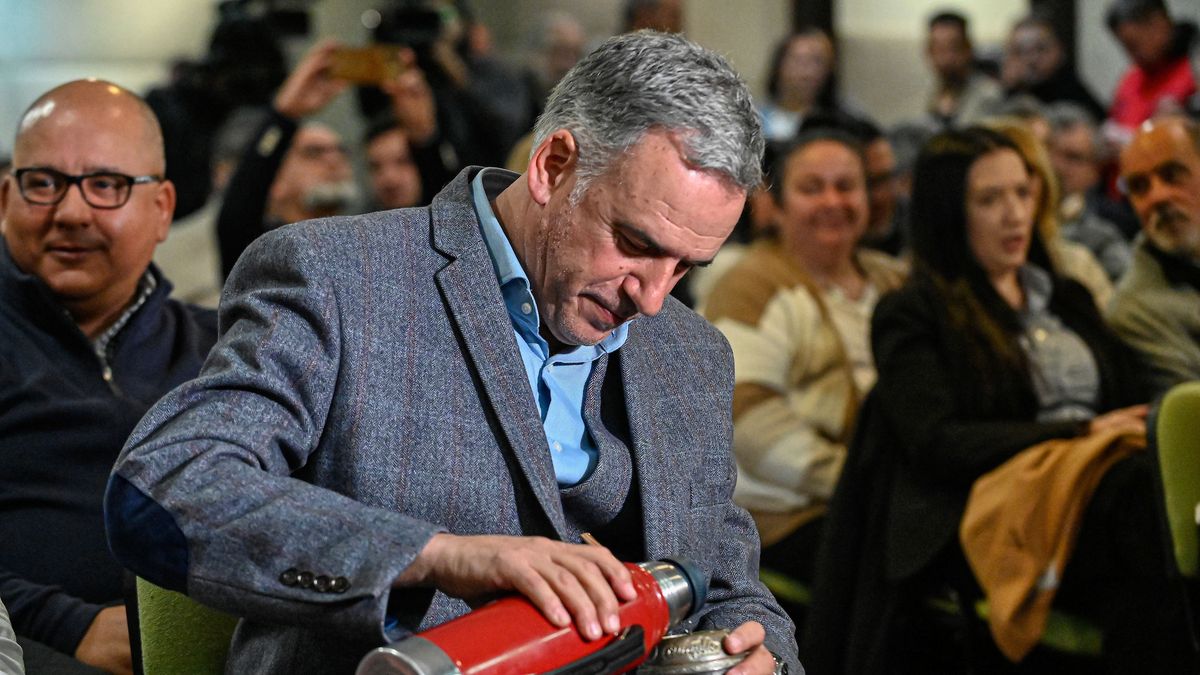 evaluacion-presidencial:-el-26%-aprueba-la-gestion-de-orsi-y-el-52%-la-desaprueba,-segun-encuesta-de-factum