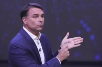 bolsonaro-se-declara-“lider-de-brasil”:-borro-carta-en-la-que-dijo-ser-“verdadero-presidente”