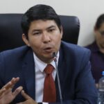 congresista-fujimorista-eduardo-castillo-viajo-a-espana-en-su-semana-de-representacion-y-en-plena-emergencia-por-lluvias