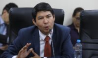 congresista-fujimorista-eduardo-castillo-viajo-a-espana-en-su-semana-de-representacion-y-en-plena-emergencia-por-lluvias