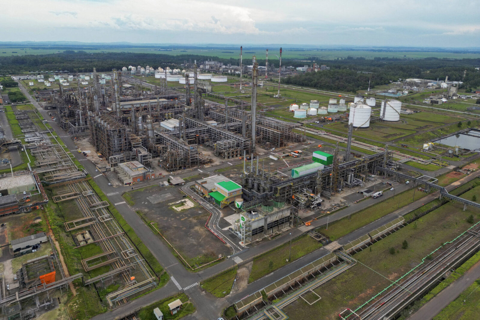 investidores-de-varejo-da-braskem-cobram-lugar-na-mesa-de-renegociacao-da-divida